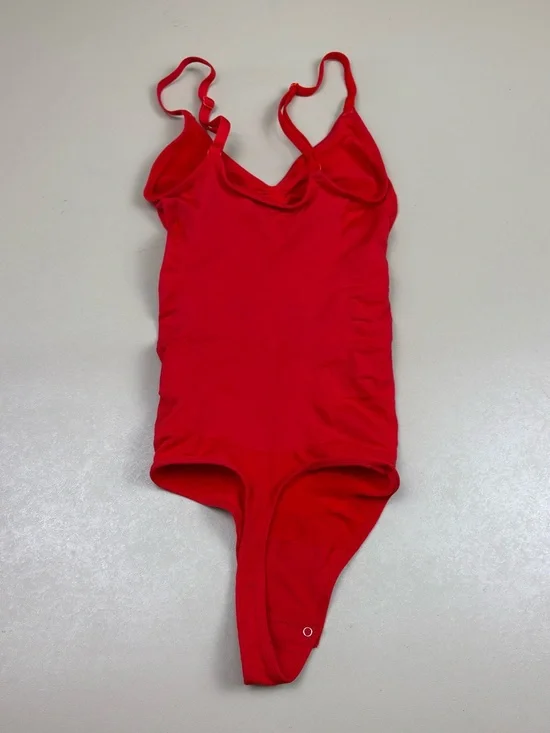 Red Seamless Bodysuit M L Adjustable Straps Snap Bottom Shapewear Top - Picture 5 of 5
